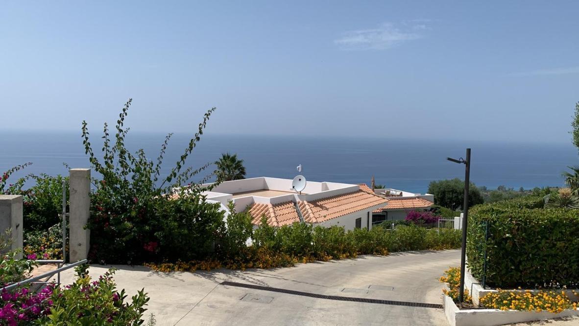 Villa Dei Fiori Zambrone Buitenkant foto